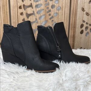 Naturalizer Black Ankle Booties